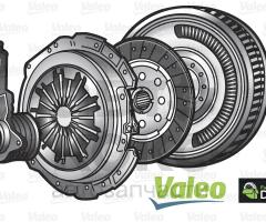Комплект зчеплення з маховиком VALEO 837342 Skoda Octavia VW Golf Jetta Passat Tiguan 2.0